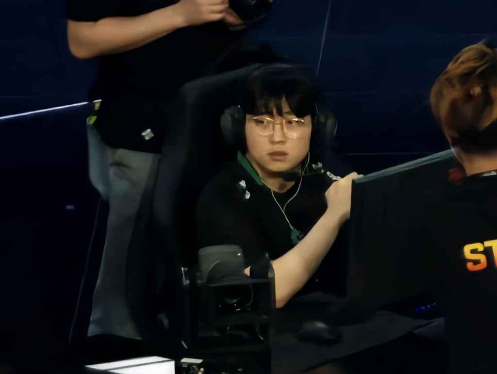 欧洲赛区陷入低迷?仅伦敦喷火战斗机一棵独苗。